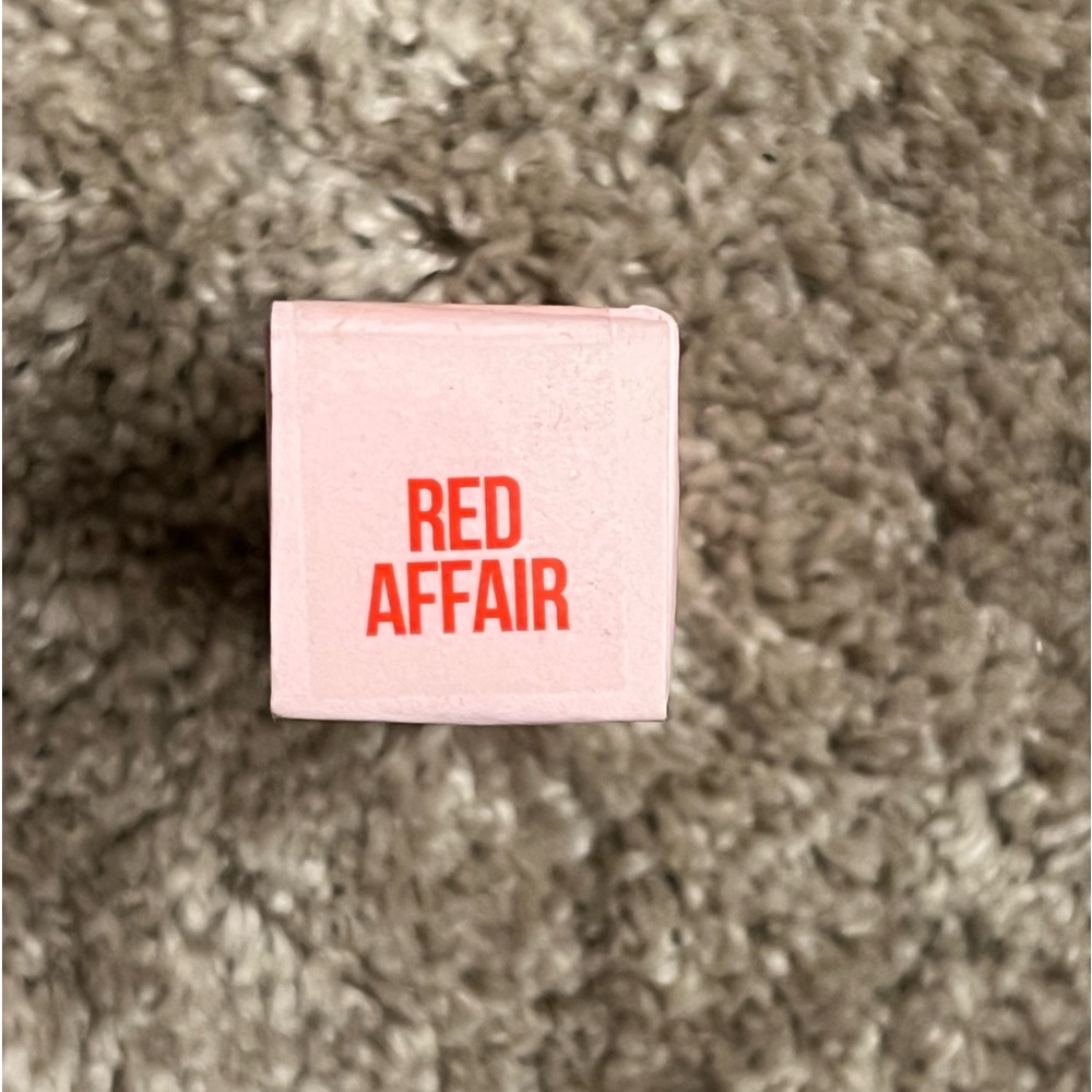 Jeffree Star Velvet Lip- Red Affair